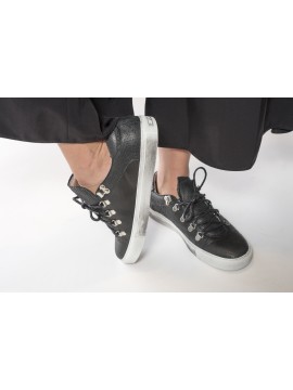 P448 - Sneaker aus geprägtem Leder