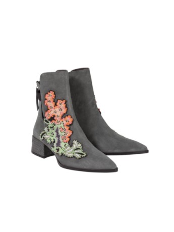 Dorothee Schumacher - Embroidered Attitude Chelsa Boot 5 CM