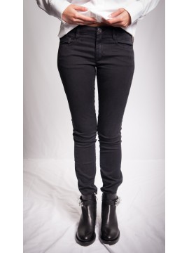 Dorothee Schumacher - Luxuriöse Back to Black Jeanshose