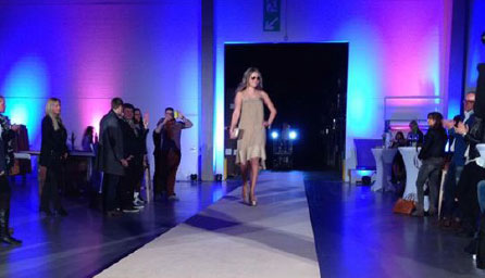 Modenschau: Mode mit Stil pr&auml;sentiert.